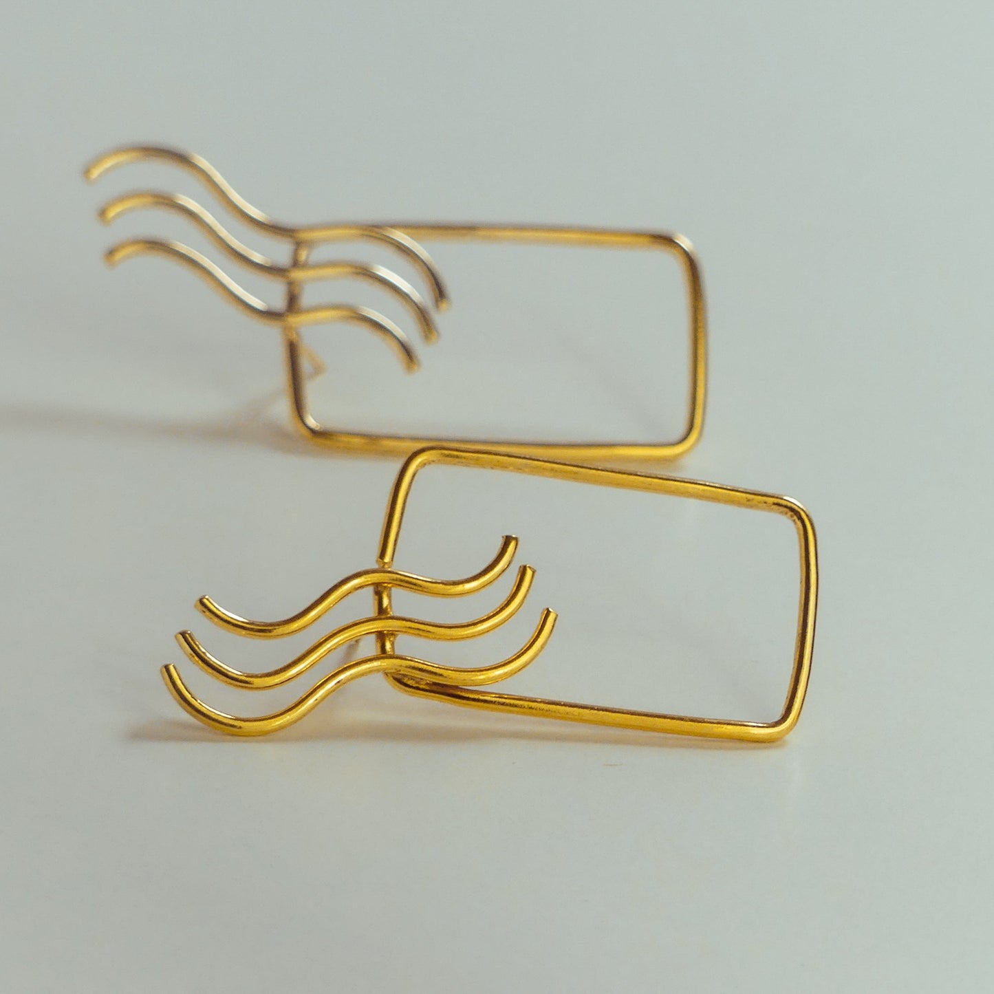 Boucle d’oreille T – Trace