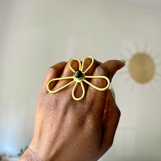 Bague Ethnique en Bronze Whévo avec perle Noire