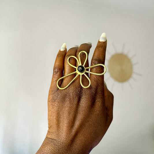 Bague Ethnique en Bronze Whévo avec perle Noire