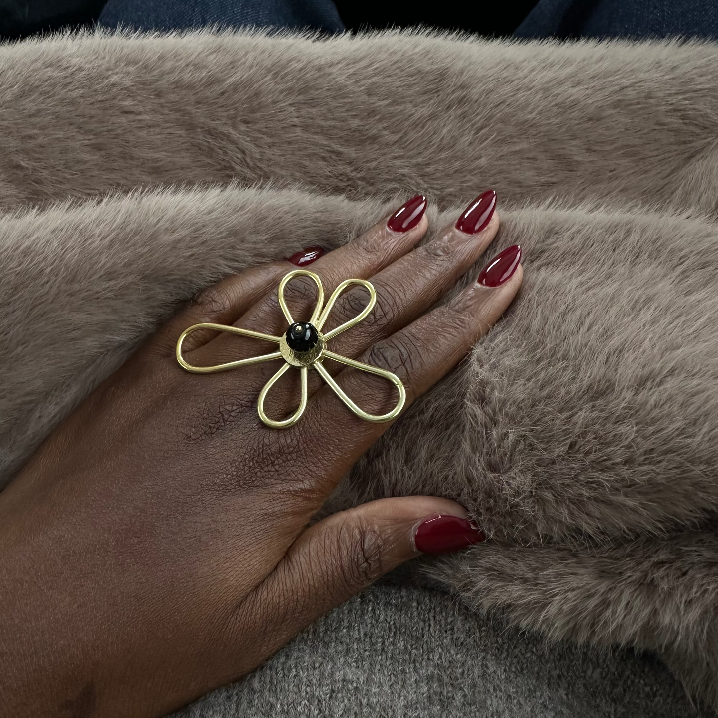 Bague Ethnique en Bronze Whévo avec perle Noire