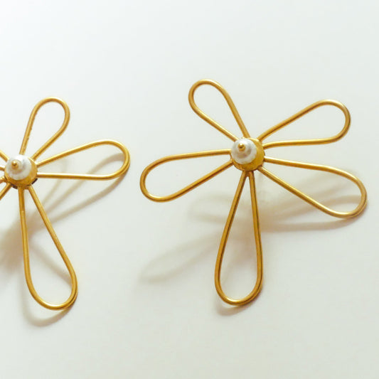 Boucles d'oreille en Bronze Whévo perles blanches