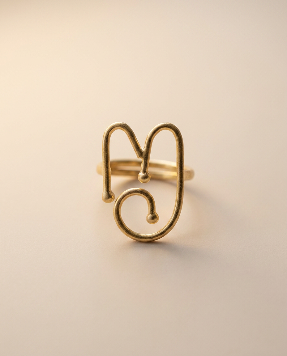 Bague Ethnique en Bronze MG — photo studio Maison Giary