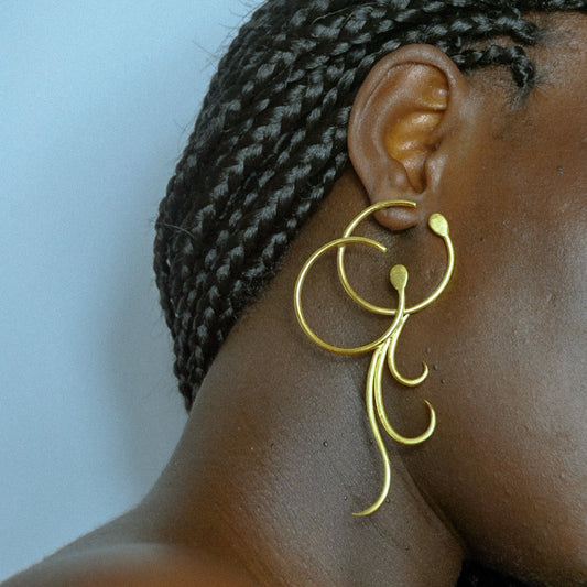 Boucle d'oreille en Bronze A pour ancrée
